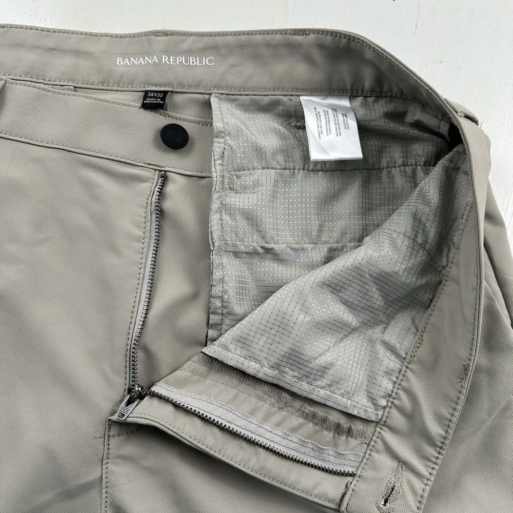 Banana Republic Men's Performance Traveler Pants 34x32 Tan Golf Tech Stretch